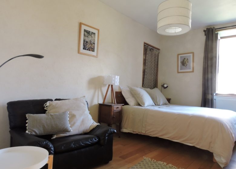 La Maison Près de la Rivière