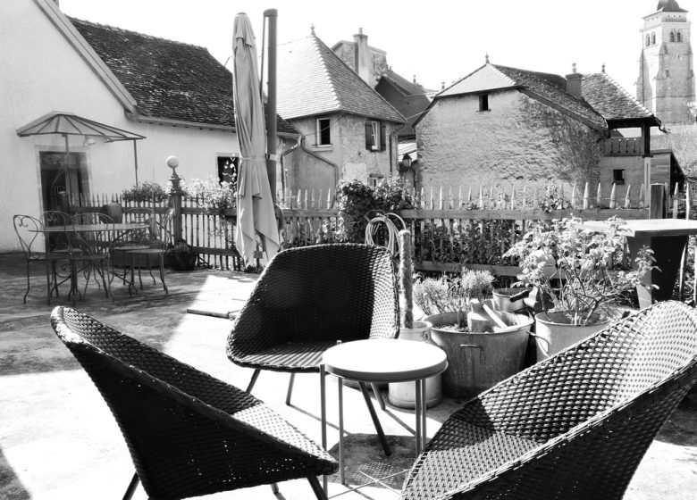 La Maison Près de la Rivière