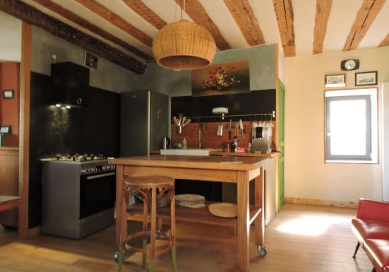 La Maison Près de la Rivière